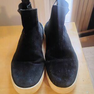 STRAUSS + RAMM Chelsea-S Black Suede Slip-On Sneakers Men’s size 9.5